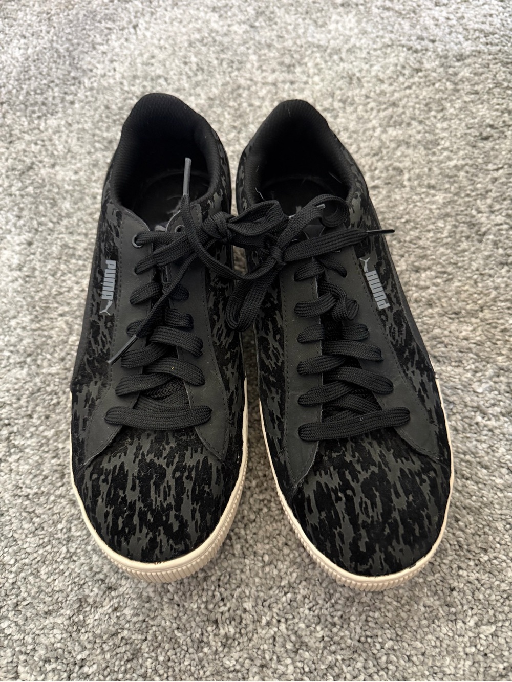 PUMA Women's Black Patterned Low-Top Sneakers size 8.5